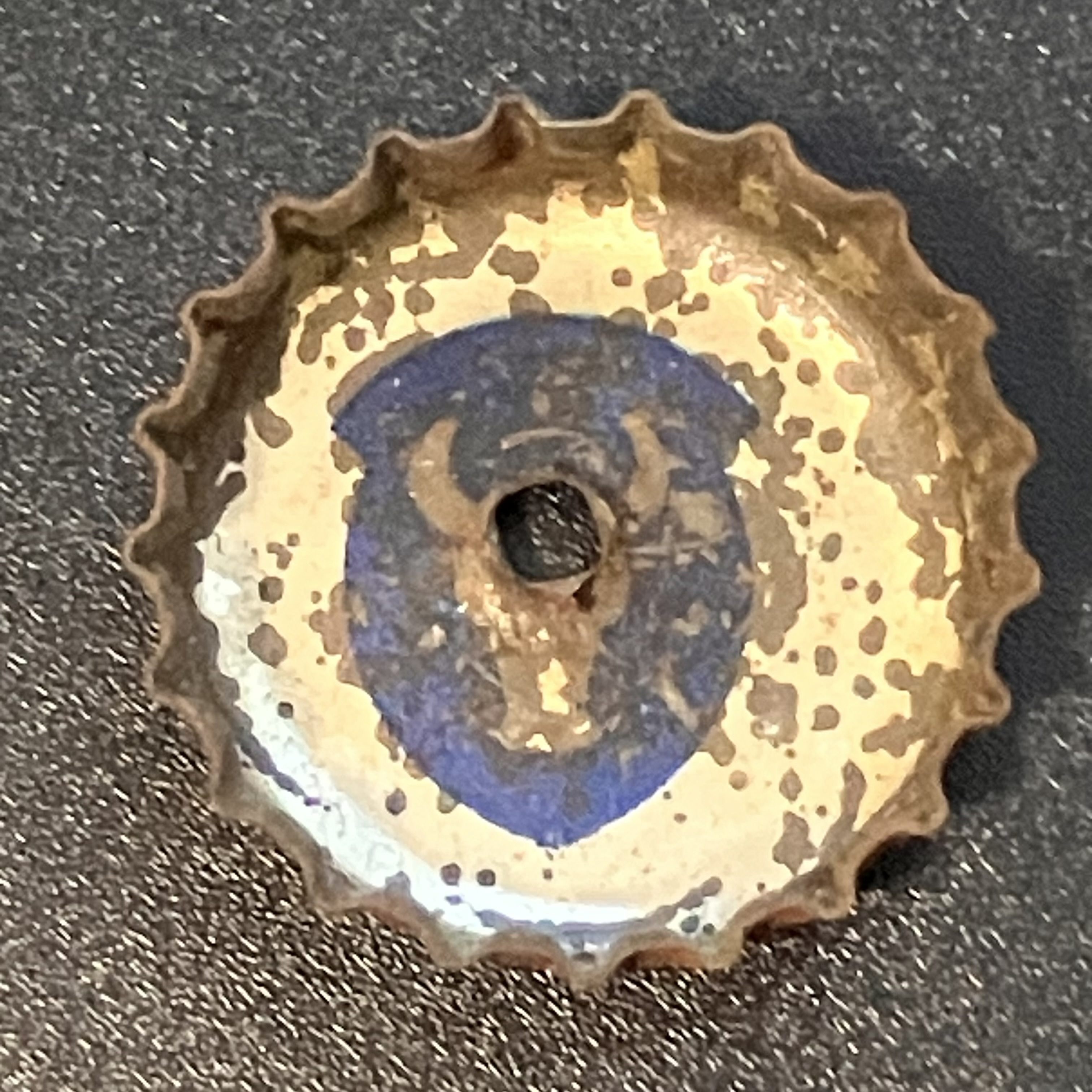 crown-cap liner of unadvertised variant