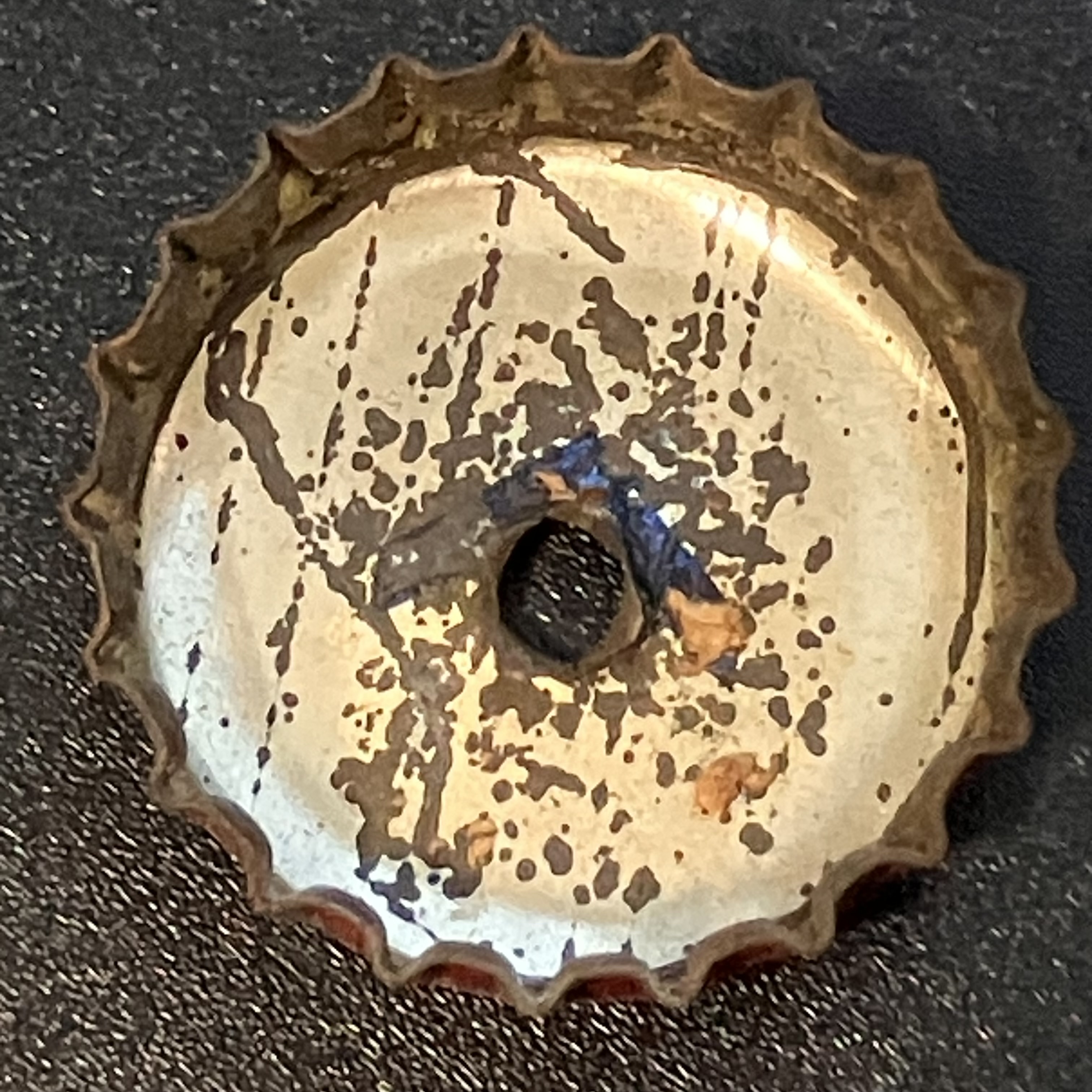 crown-cap liner of unadvertised variant