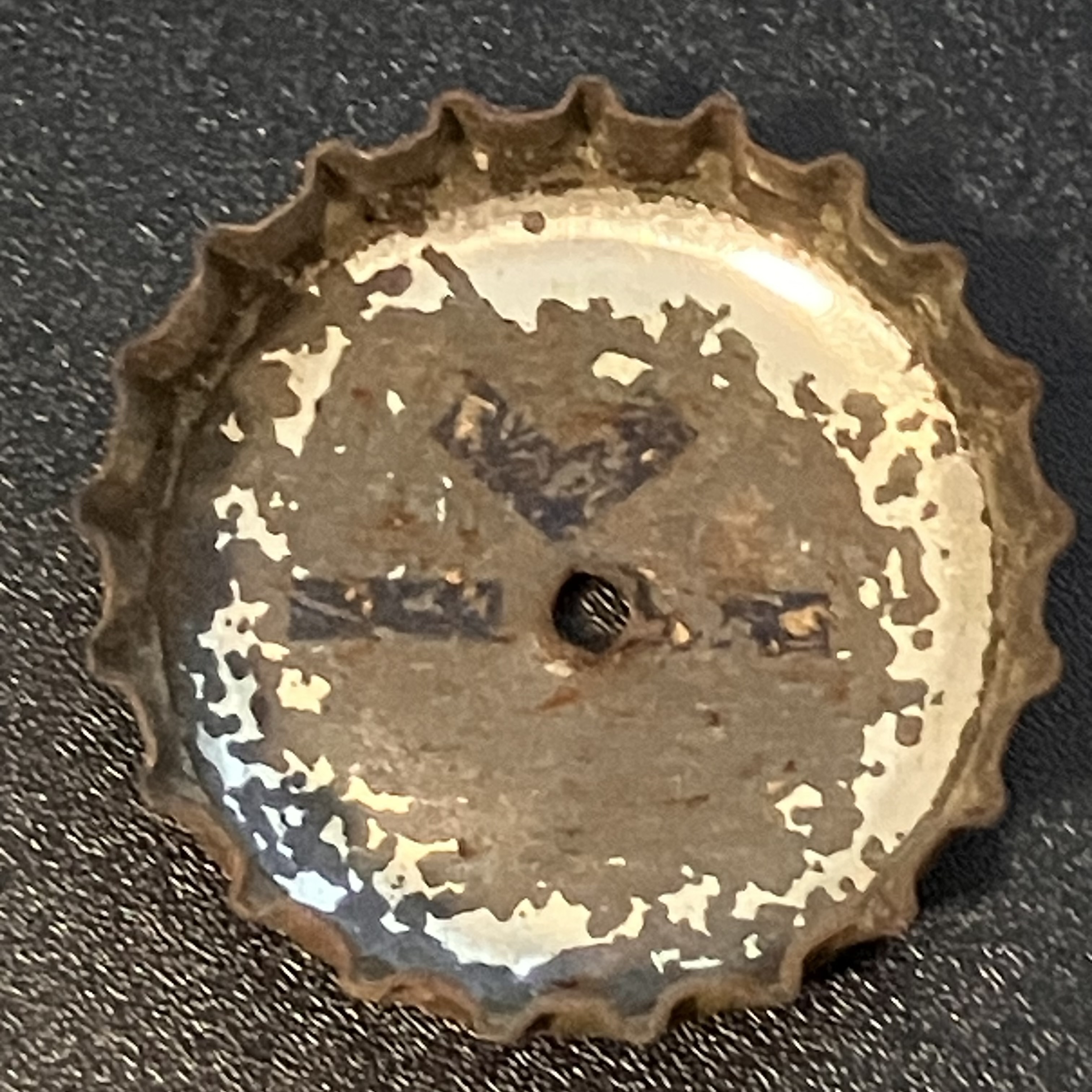 crown-cap liner of unadvertised variant