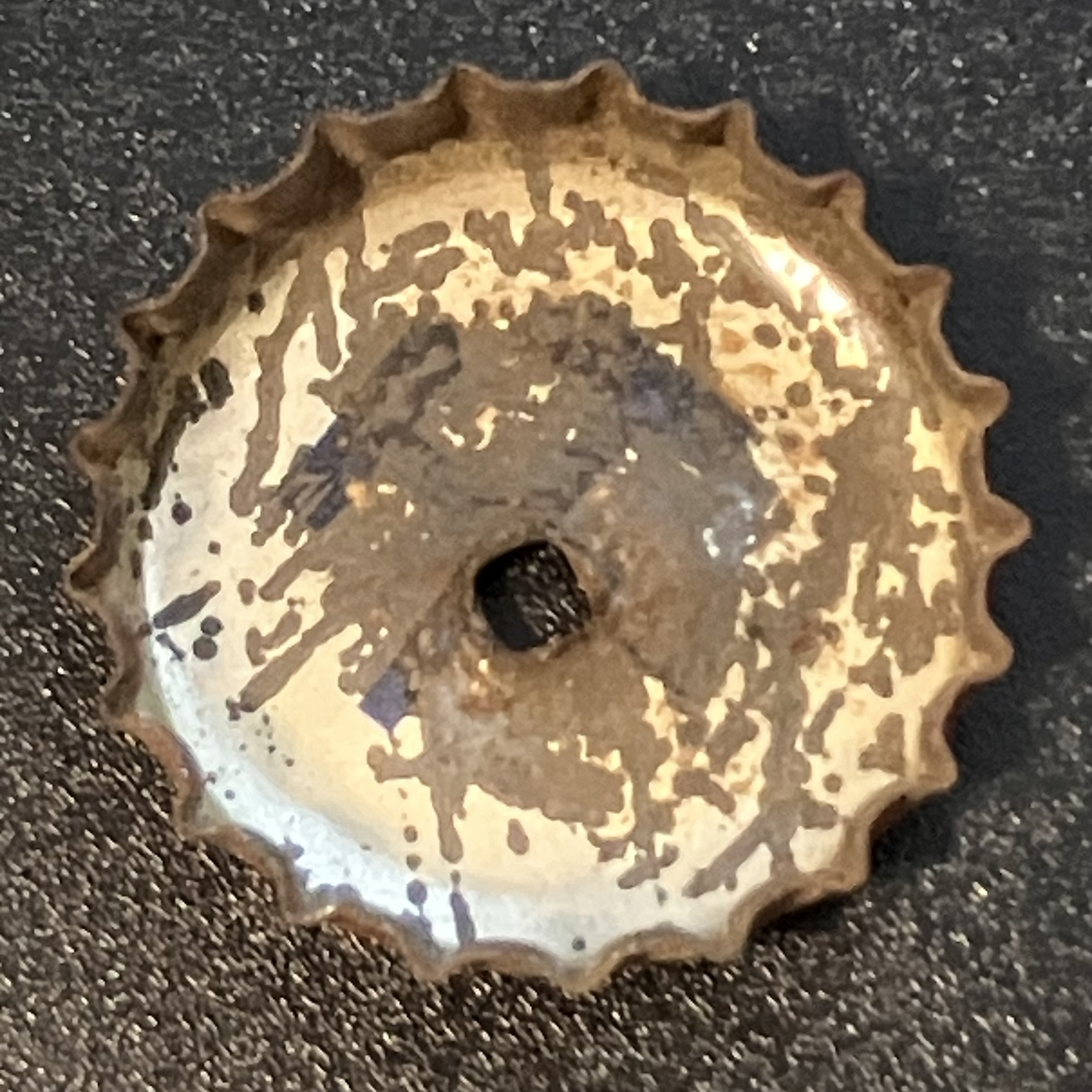 crown-cap liner of unadvertised variant