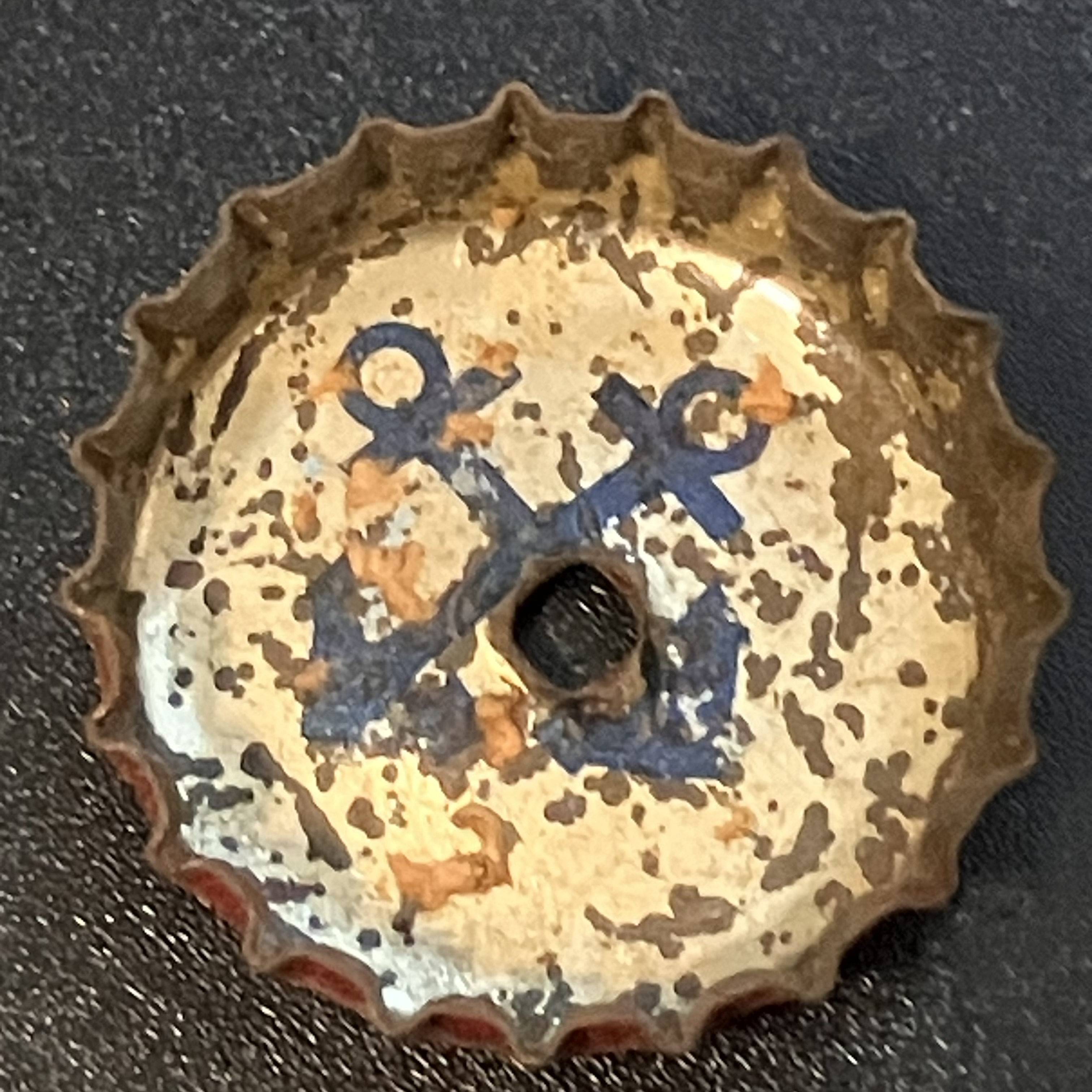 crown-cap liner of unadvertised variant