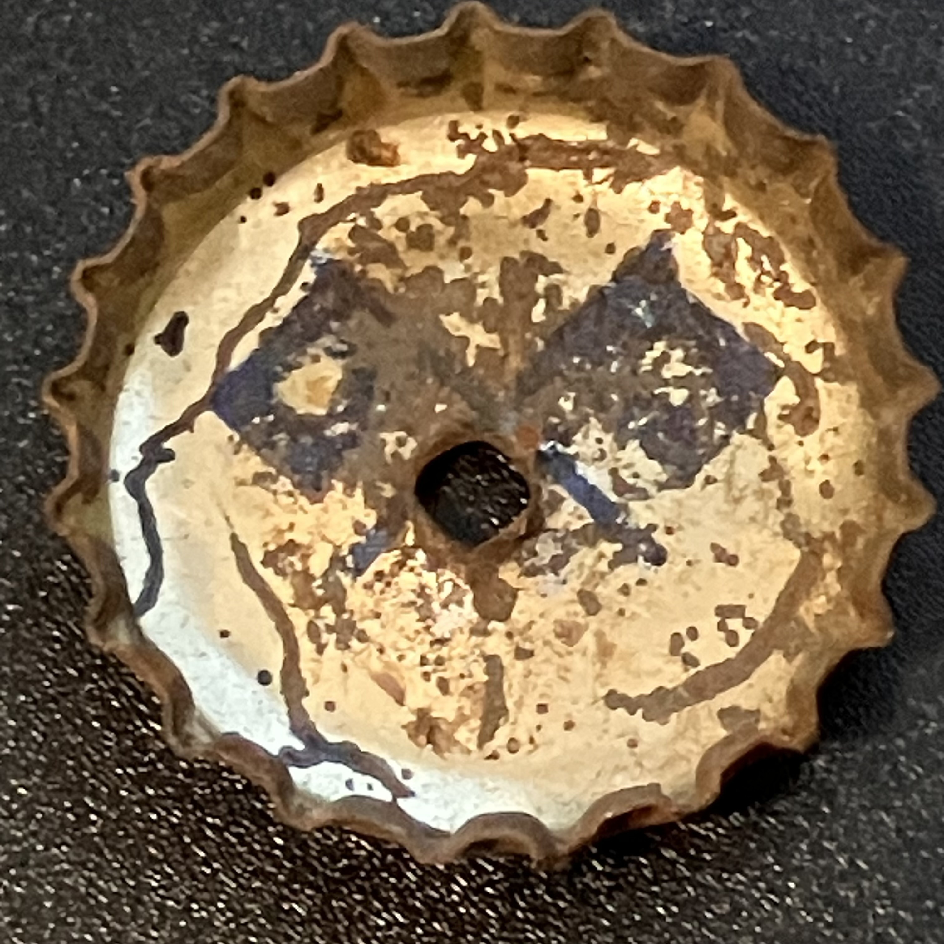 crown-cap liner of unadvertised variant