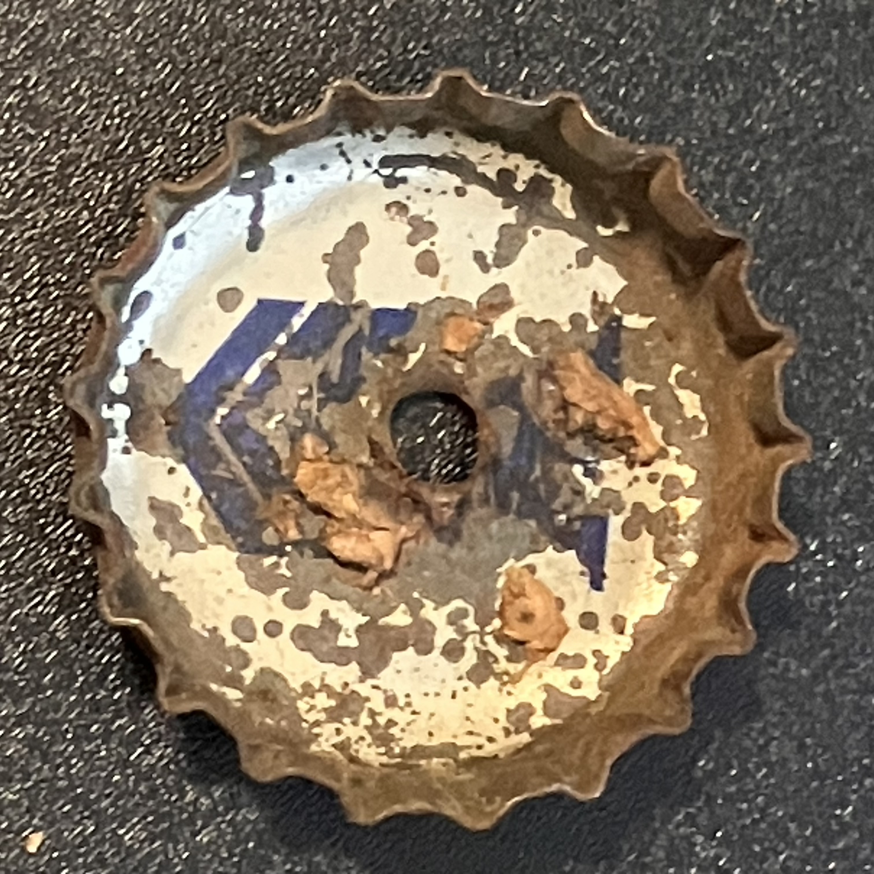 crown-cap liner of unadvertised variant